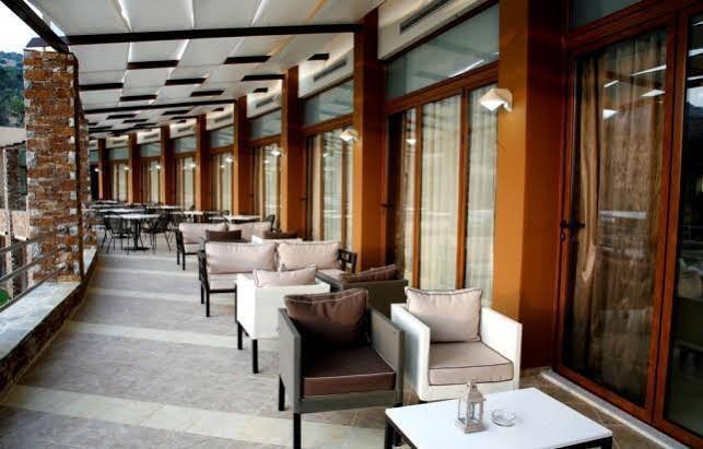 Evia Hotel & Suites Marmari  エクステリア 写真