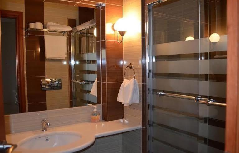 Evia Hotel & Suites Marmari  部屋 写真