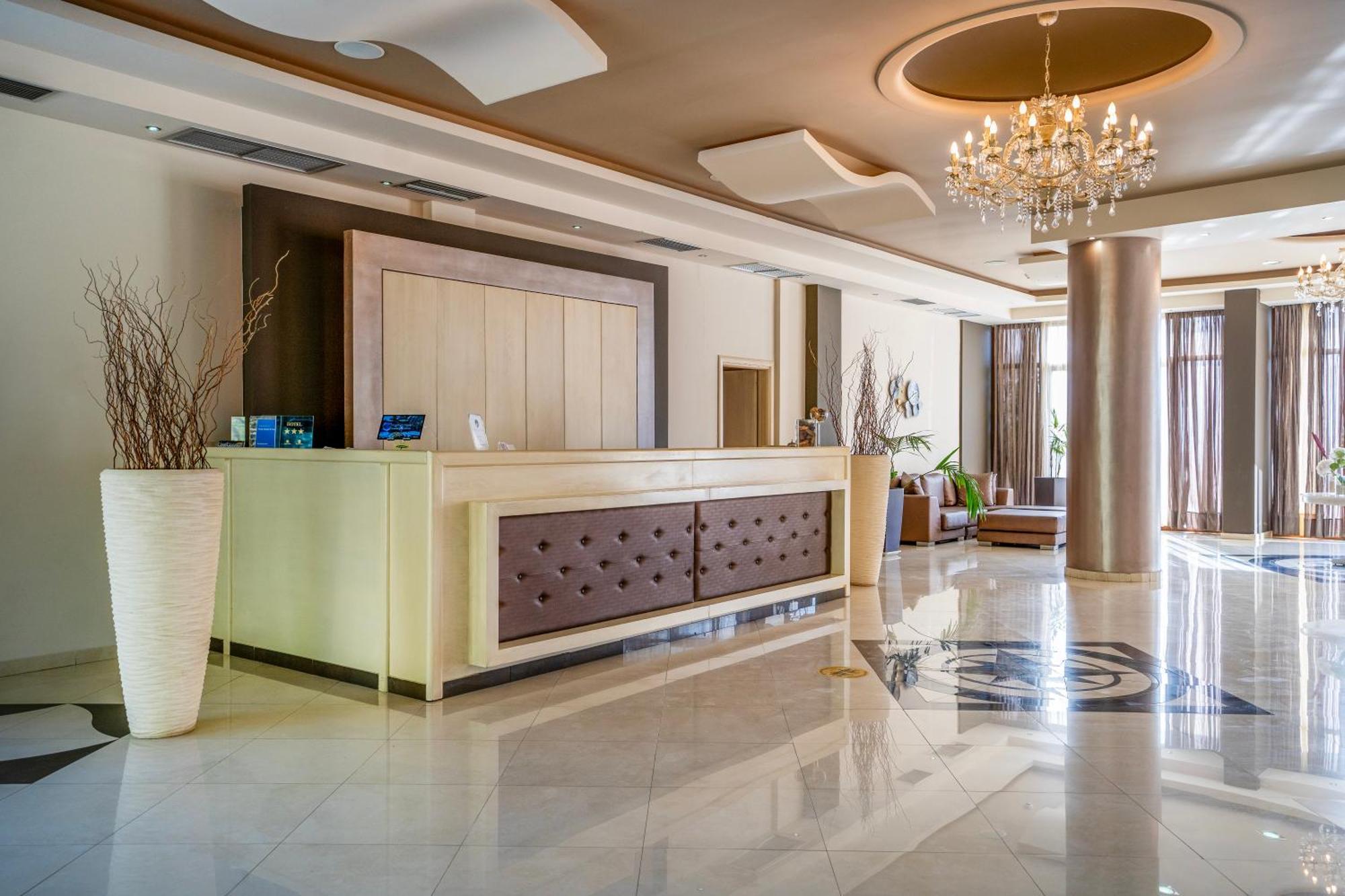 Evia Hotel & Suites Marmari  エクステリア 写真