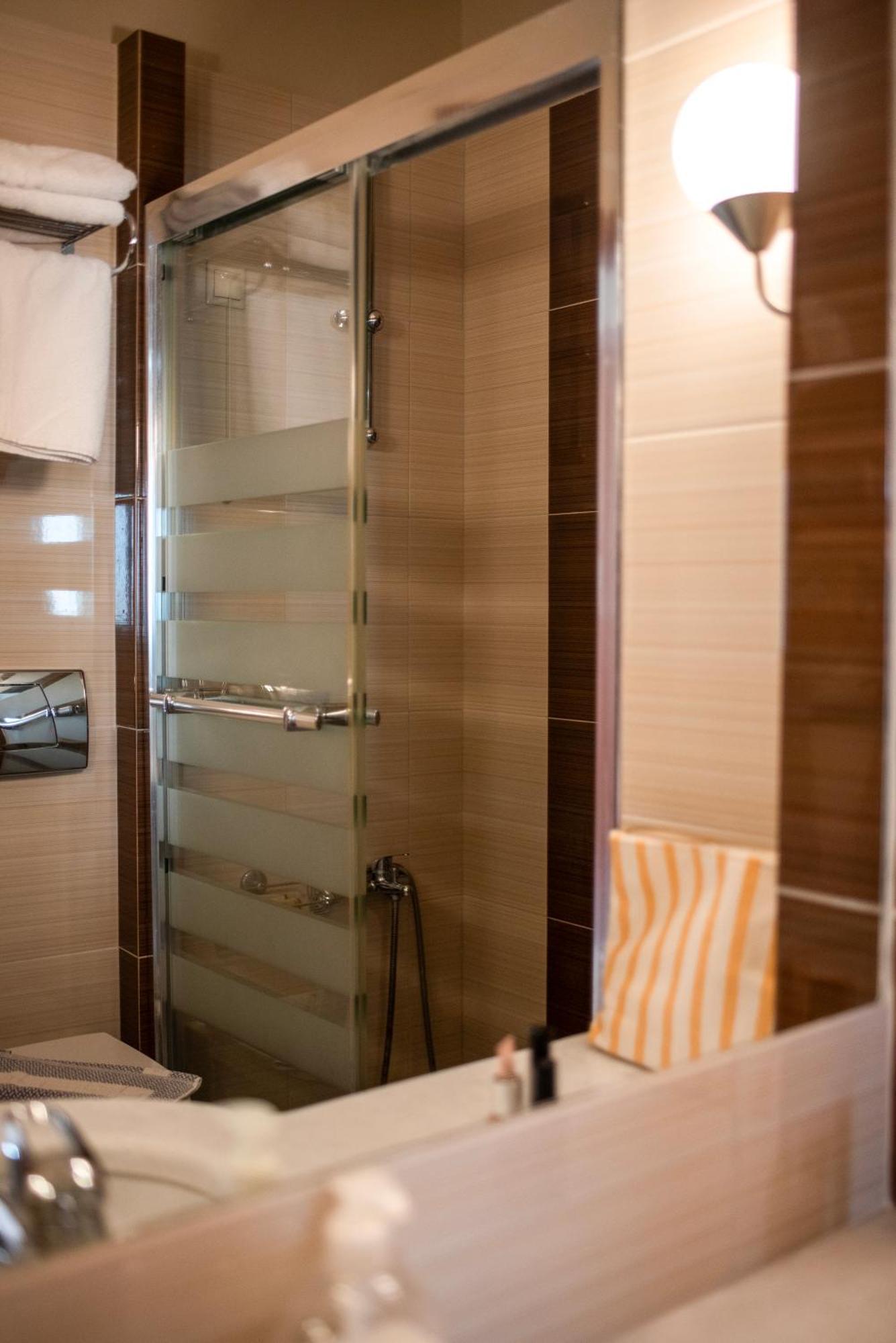 Evia Hotel & Suites Marmari  エクステリア 写真