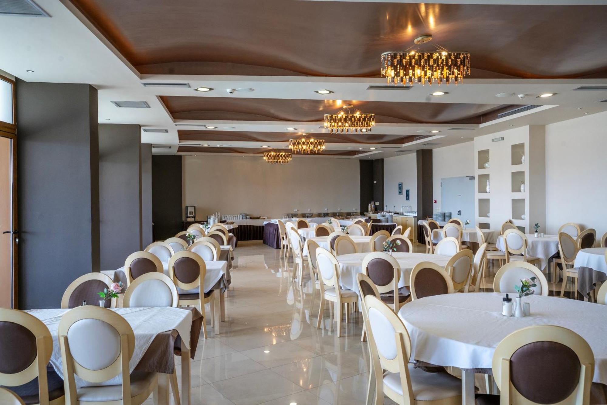 Evia Hotel & Suites Marmari  エクステリア 写真