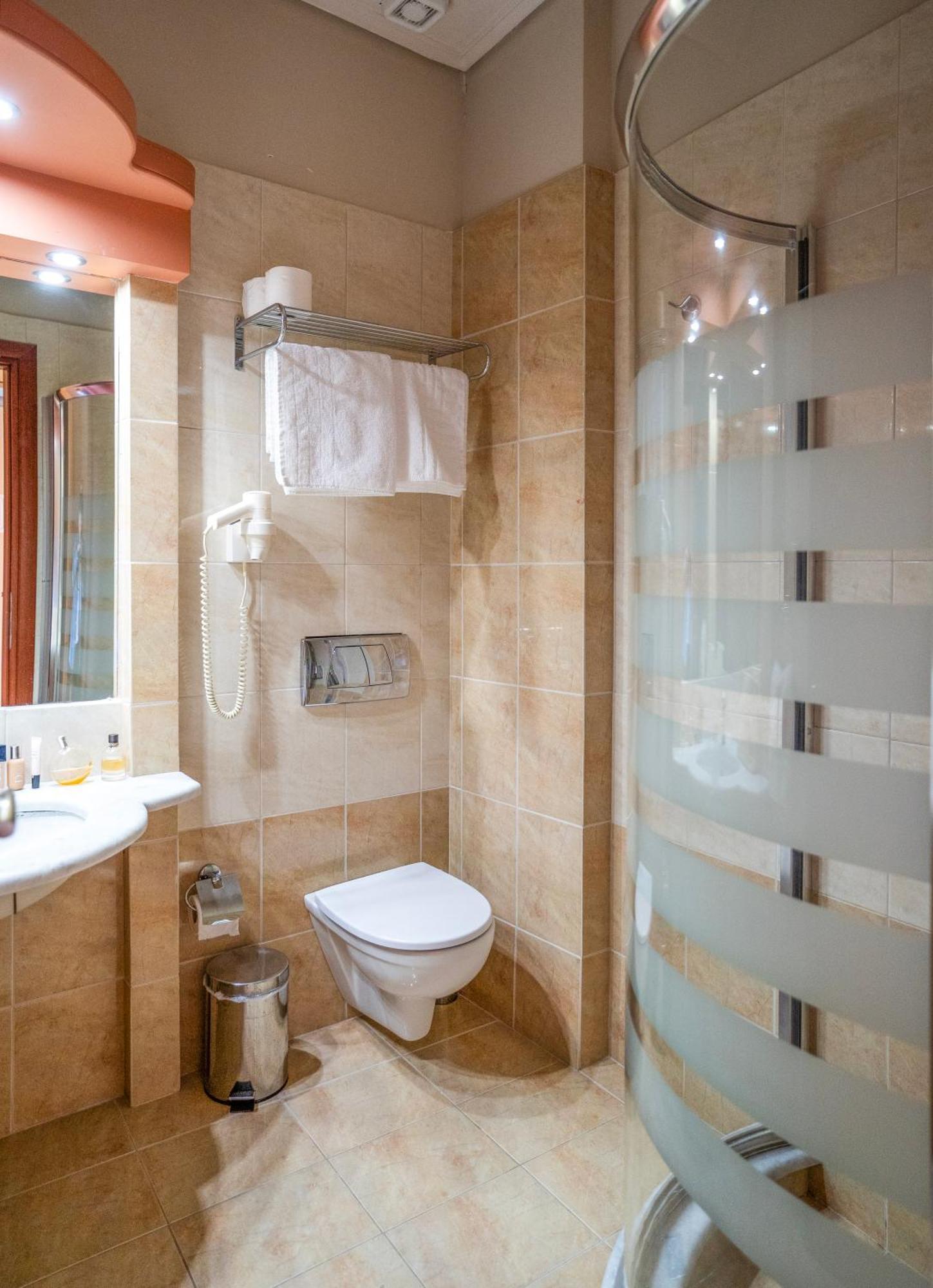 Evia Hotel & Suites Marmari  エクステリア 写真