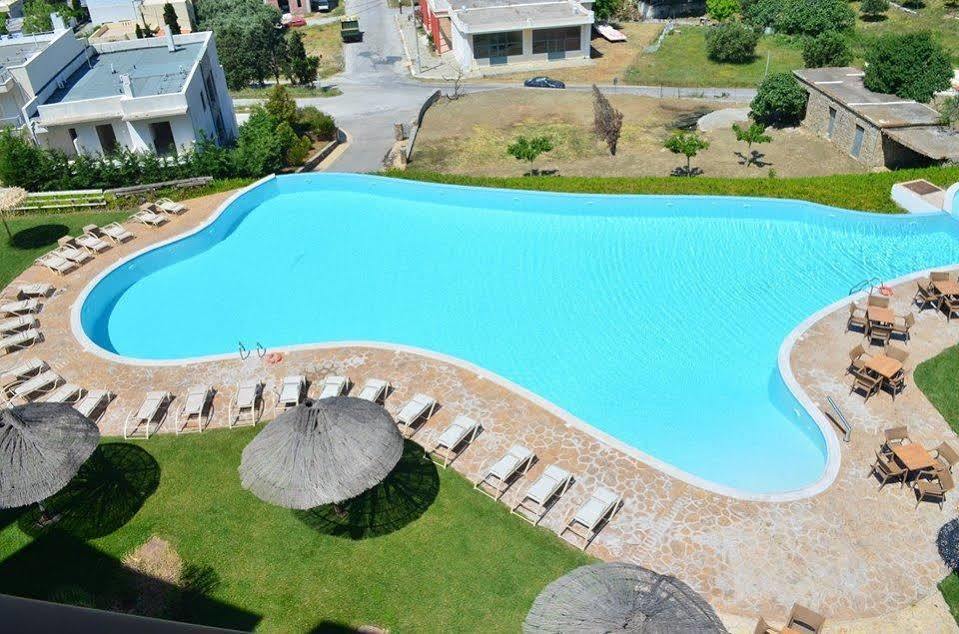 Evia Hotel & Suites Marmari  エクステリア 写真